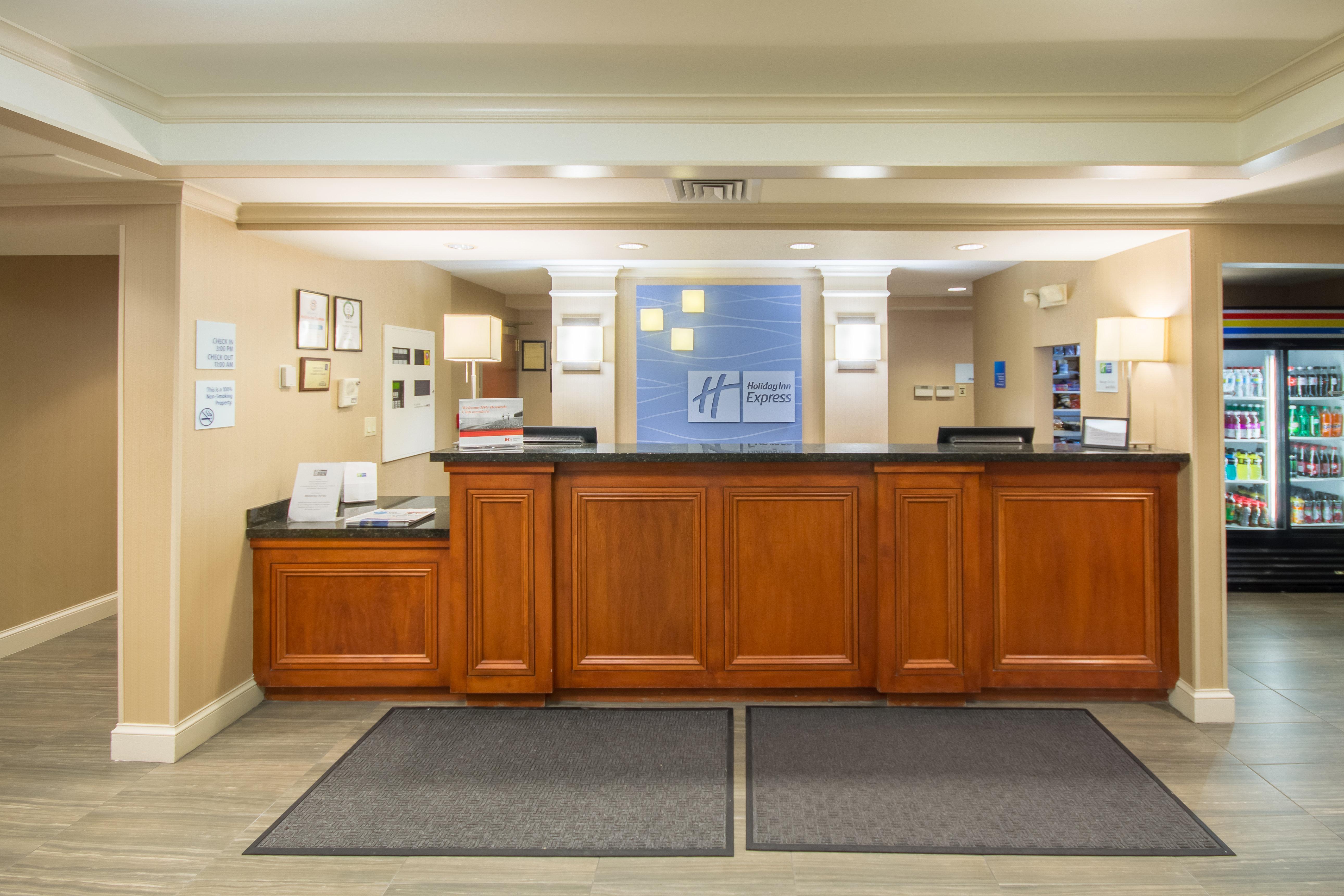 Holiday Inn Express Hotel & Suites Auburn By Ihg Екстериор снимка