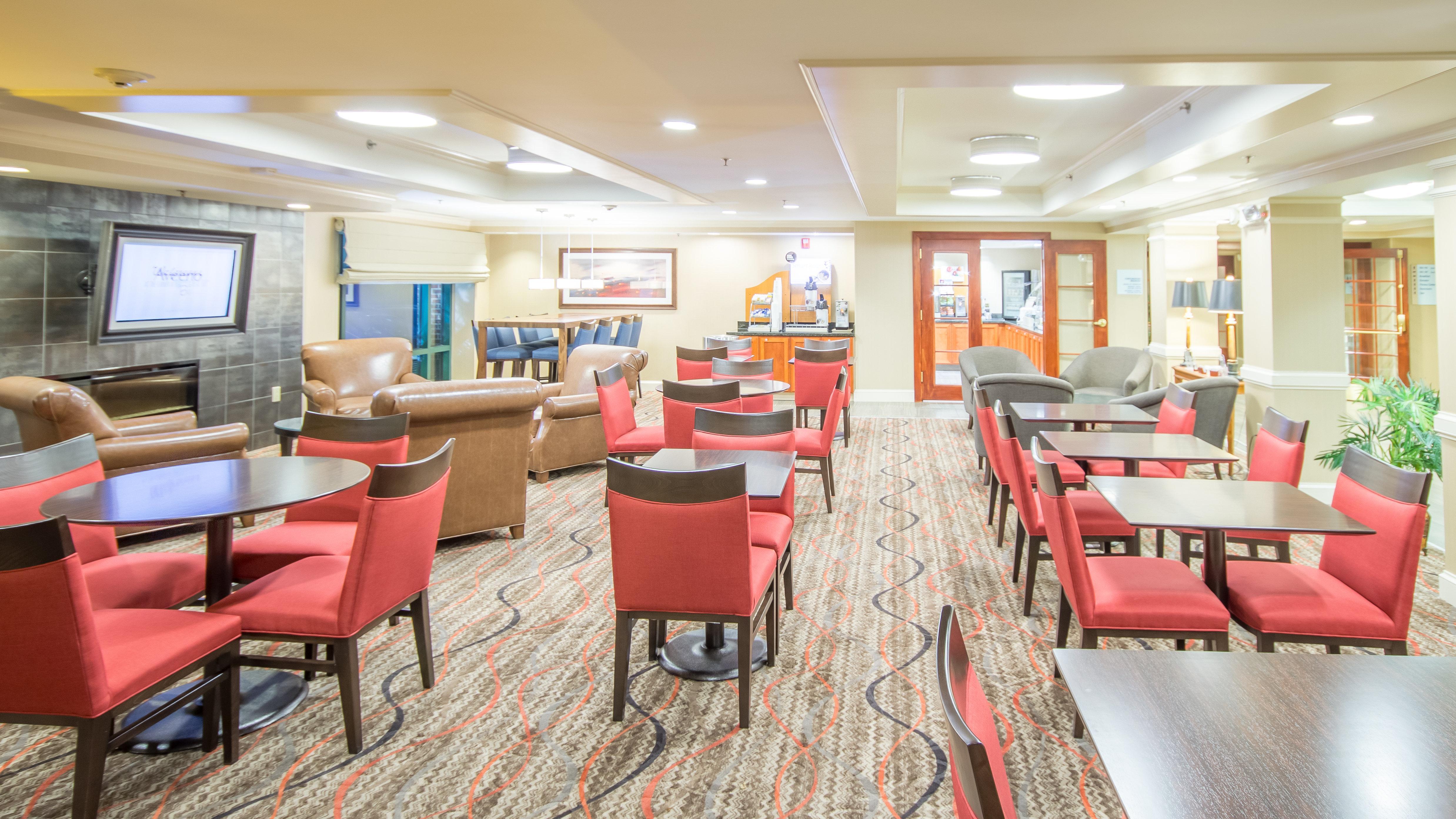 Holiday Inn Express Hotel & Suites Auburn By Ihg Екстериор снимка