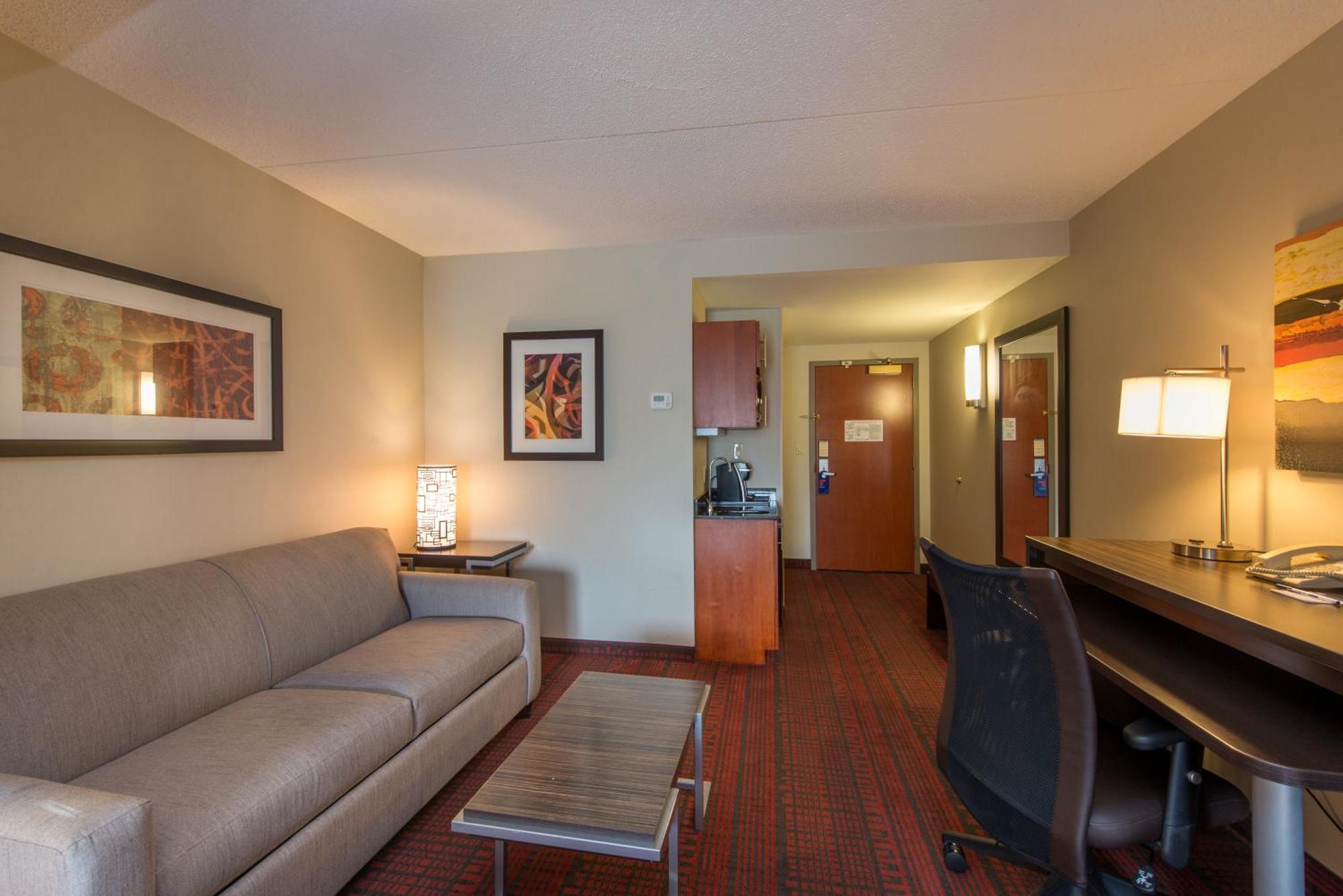 Holiday Inn Express Hotel & Suites Auburn By Ihg Екстериор снимка