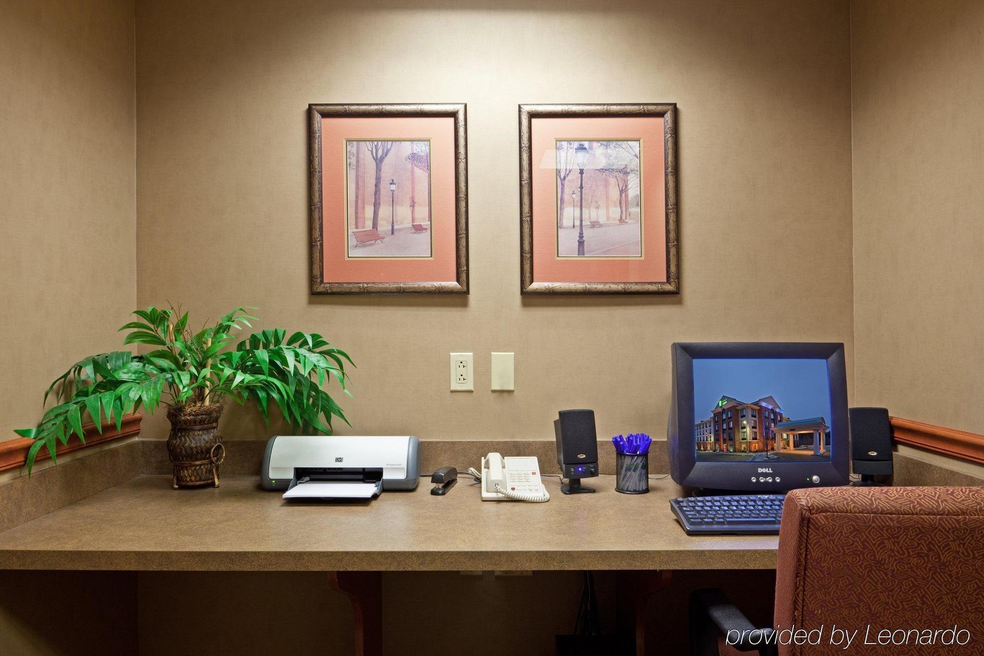 Holiday Inn Express Hotel & Suites Auburn By Ihg Съоръжения снимка
