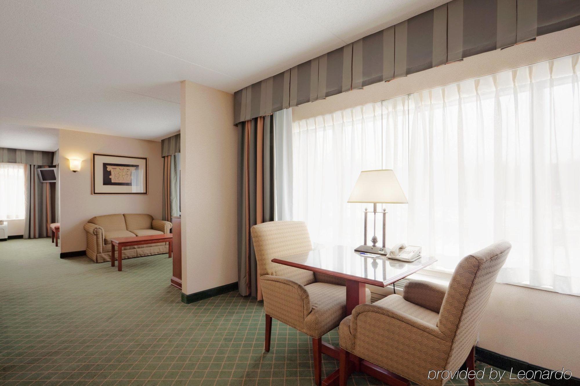 Holiday Inn Express Hotel & Suites Auburn By Ihg Стая снимка